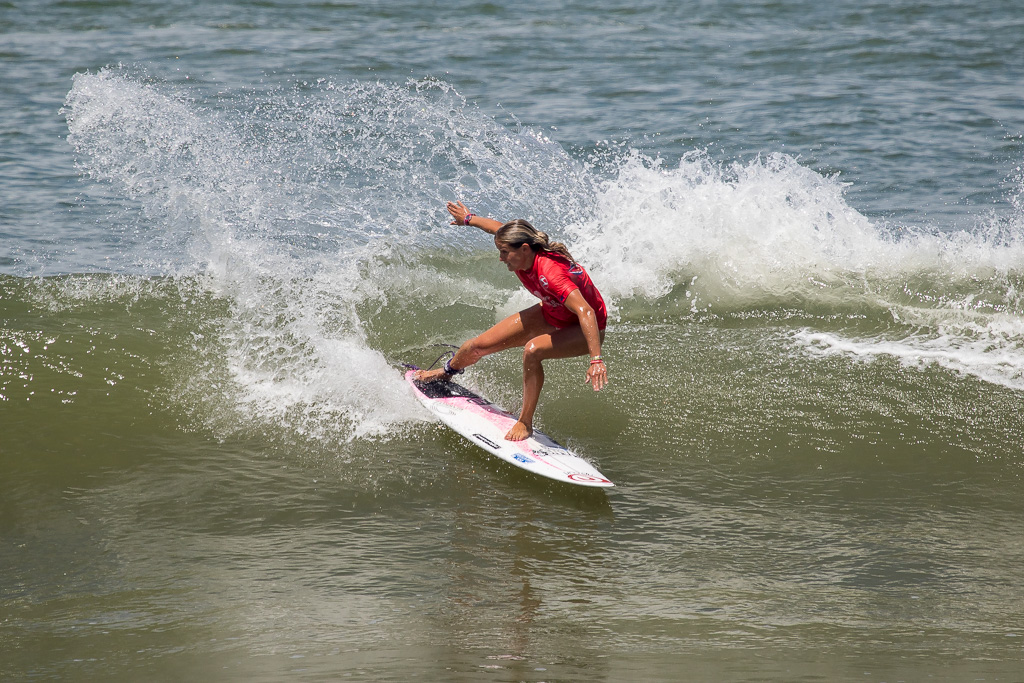 France’s Pauline Ado snaps as she marches on through the Repechage Rounds. Photo: ISA / Pablo Jimenez