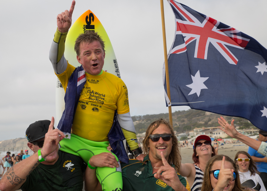 Mark “Mono” Stewart de Australia, el Medallista de Oro de Stand en el ISA World Adaptive Surfing Championship. Photo: ISA/Reynolds