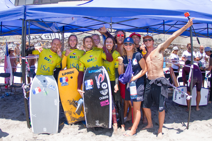 El Equipo de Francia celebra después de ser coronado el Medallista de Oro del ISA Aloha Cup. Foto: ISA/Pablo Jimenez