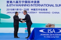 Mr Zhang Meiwen & ISA General Director Bob FasuloPhoto: ISA / Tim Hain