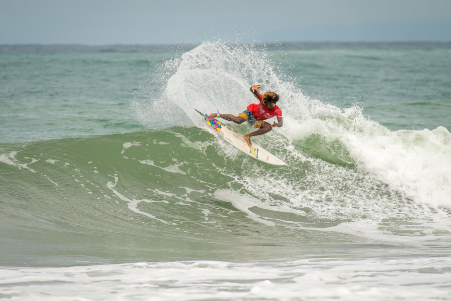 Despite his fast and radical surfing, Panama’s Oli Gonzalez was knocked out of the competition in the Repechage Round 3. Photo: ISA / Sean Evans