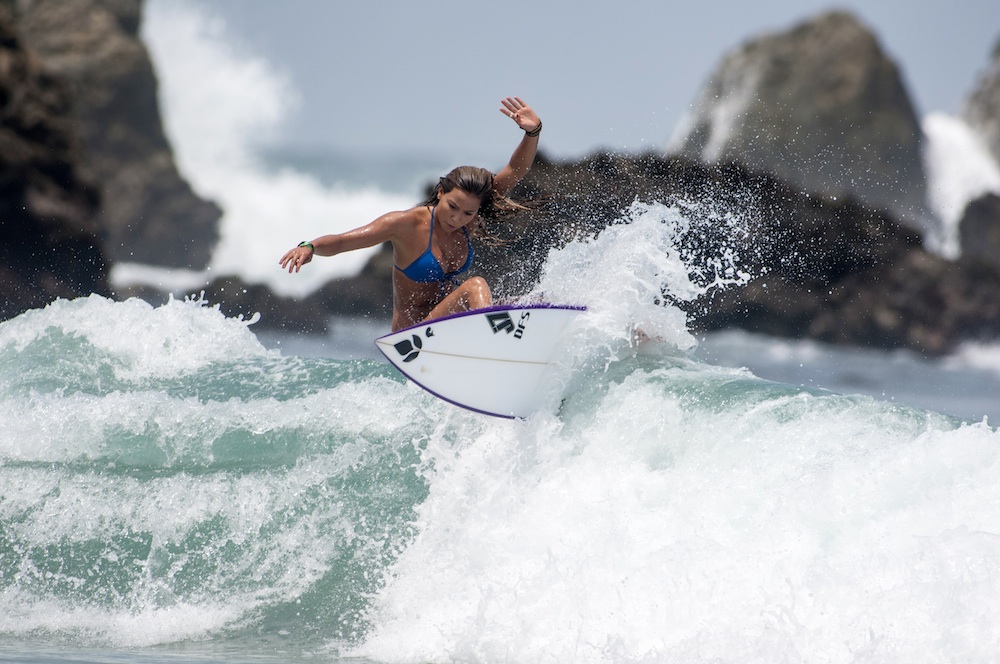 Tia Blanco (USA), Medallista de Oro de los ISA World Surfing Games de 2015, será una de las jóvenes estrellas del deporte con ambiciones de ganar una Medalla de Oro en los Juegos de Tokio 2020. Foto: ISA/Gonzales.